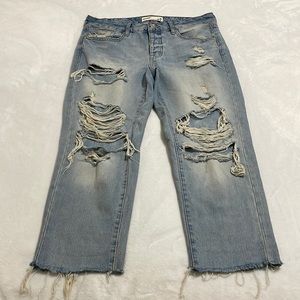 Garage vintage high waisted ripped “mom/boyfriend” jeans!!